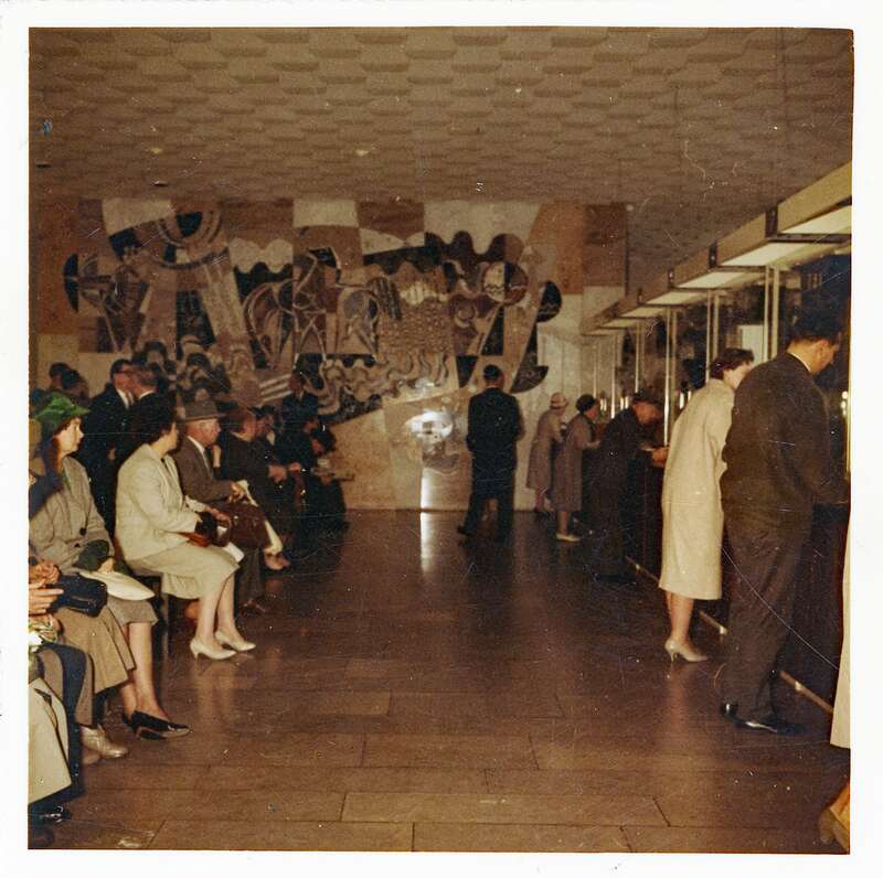 Fotografie, Schalterhalle im Postscheckamt der Deutschen Bundespost in Hamburg, Alter Wall 46