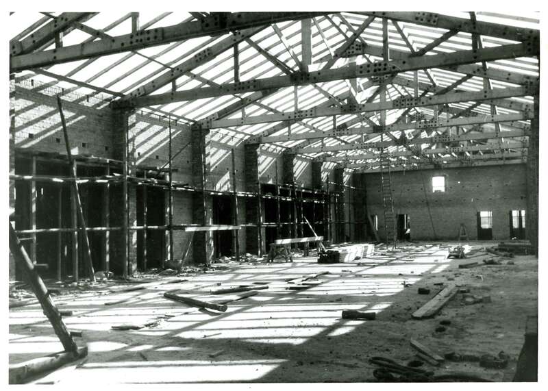 Fotografie. Bauarbeiten auf der Baustelle der Sendefunkstelle (FSSt) der Deutschen Reichspost in Oebisfelde, Innenansicht des Rohbaus Haus A 1