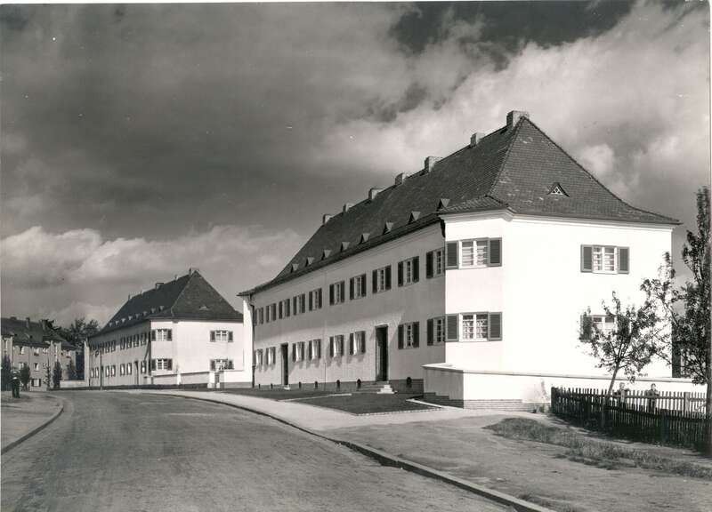 Fotografie, Posteigene Wohngebäude