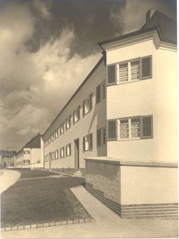 Fotografie, Posteigene Wohngebäude