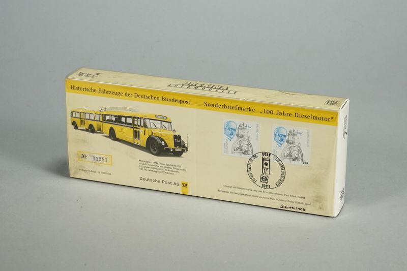 Spielzeug-Modell Postbus MAN MKN 630 mit Postbusanhänger Orion zusammen mit Sonderblatt 11281 mit Stempelabschlag und Briefmarken