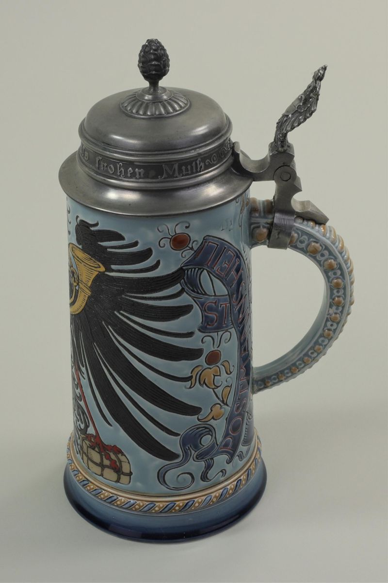 Bierkrug mit Reichsadler Stosst an, Postmanns Heil