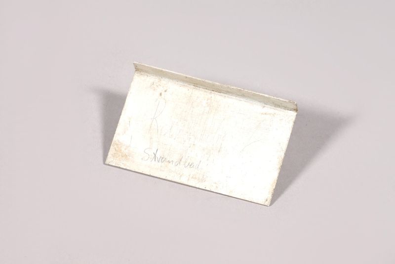 Briefkasten-Zubehör, Leerungsanzeiger-Schild Freitag für Landbriefkasten der Deutschen Post der DDR in einem Strandbad