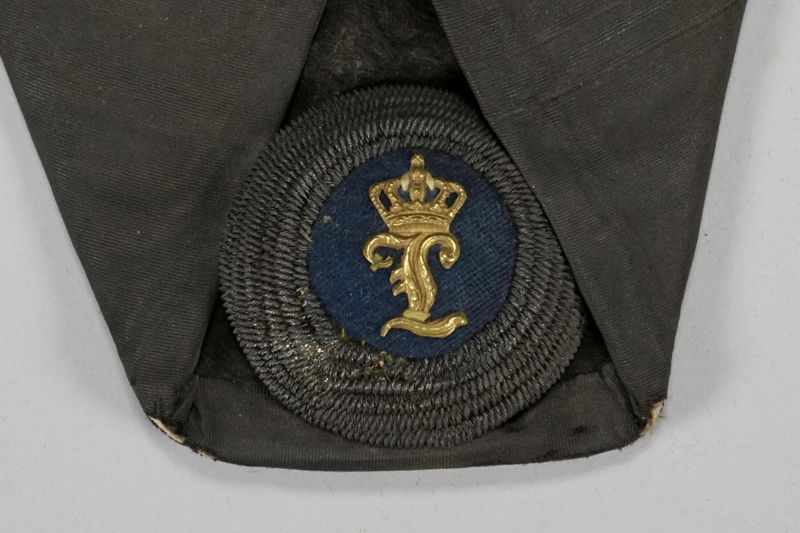 Uniform, Hessen-Darmstadt (?), Zweispitz-Hut mit Kokarde und Wappenknopf