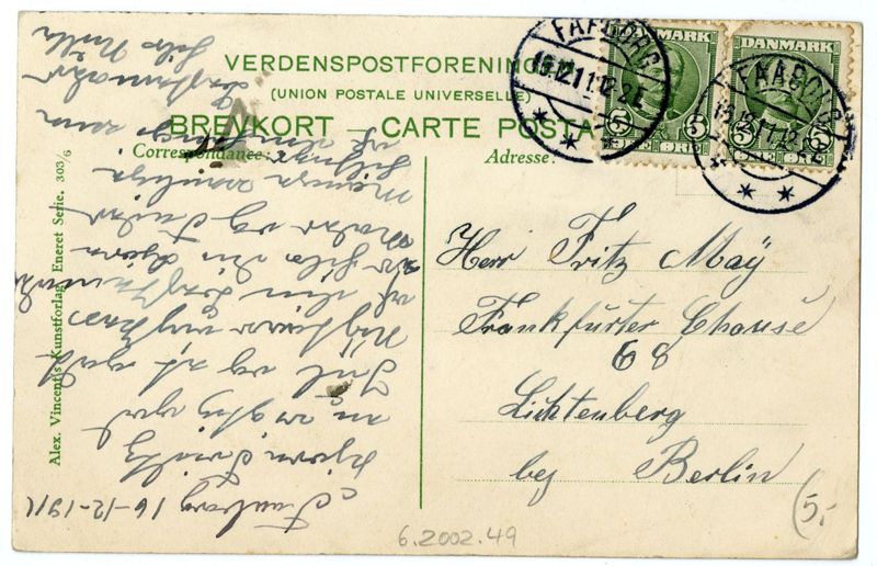 Ansichtspostkarte. Glaedig Jul, Dänischer Postbeamter in Dienstkleidung, trägt zwei Heinzelmännchen, von Faaborg (Dänemark) nach Berlin-Lichtenberg, gelaufen