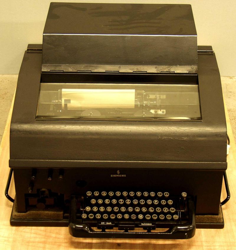Fernschreiber T 37e / T. typ. 37e (Blattschreiber mit angebautem Lochstreifenstanzer)