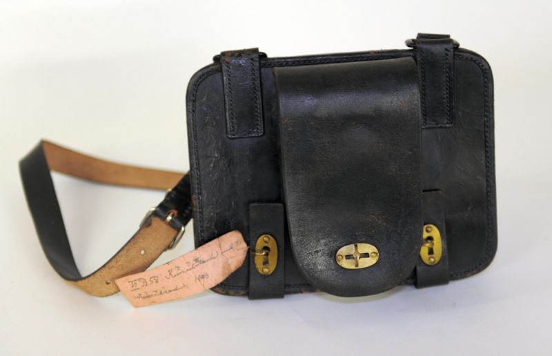 Tasche, Kursuhrtasche mit Kursuhrkasten, unbenutzt, ohne Uhr