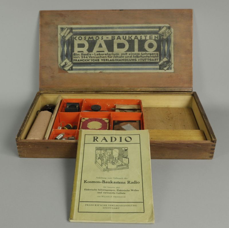 Spielzeugradio / Radiobaukasten Kosmos-Baukasten Radio / Der große Radiomann mit Röhre RE74