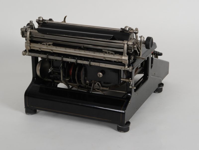 Mechanische Schreibmaschine Smith Premier Modell No.10 mit Volltastatur