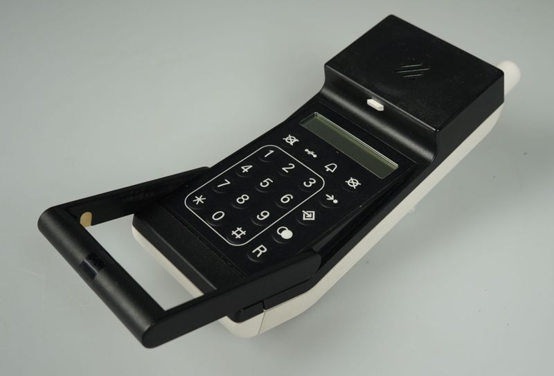 schnurloses Telefon Birdie für den Testbetrieb des Mobilfunkdienstes ...