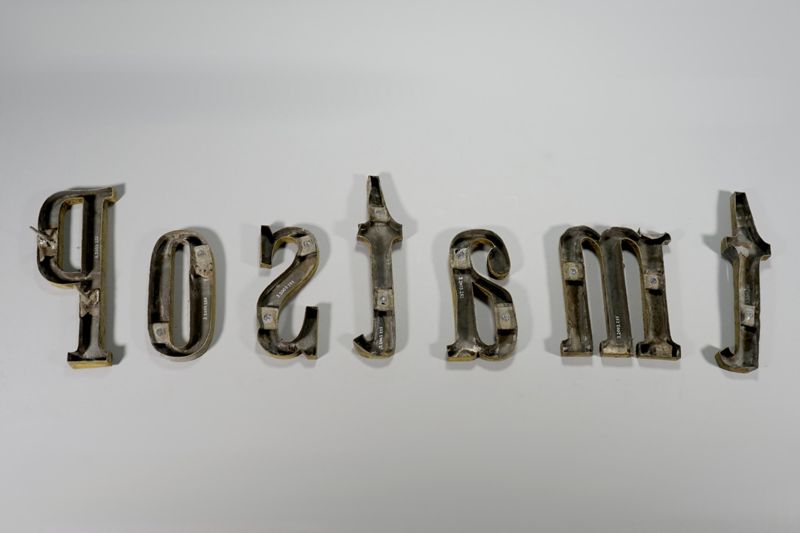 Gebäudekennzeichnung, Schriftzug, Lettern, Einzelbuchstaben, Postamt,  Raum Dresden