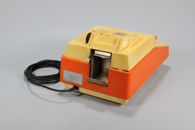 Rechenmaschine, Buchungsmaschine, Robotron 314, elektrisch, Postamt Halberstadt/ Harz, Deutsche Post der DDR