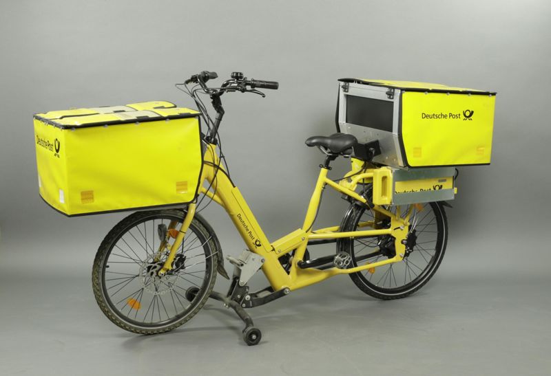 Prototyp und Test-Elektrofahrrad DHL E-Bike für Briefzusteller
