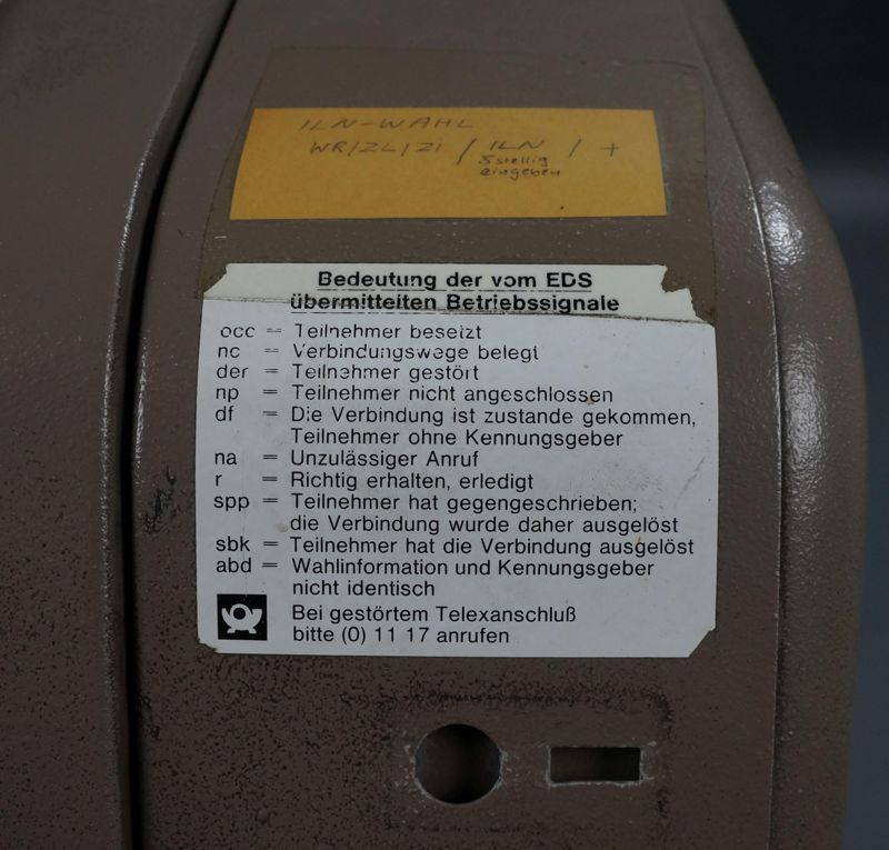 Fernschreiber T 100 im Metallstandgehäuse T.gh.195a