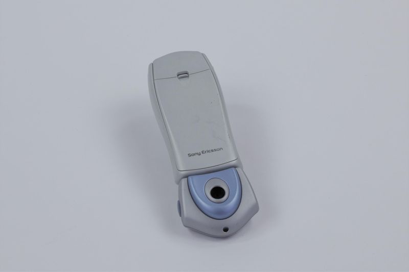 Mobiltelefon T68i mit Ansteckkamera CommuniCam