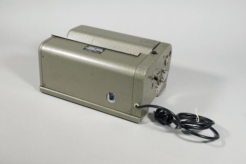 Stempelmaschine Klüssendorf 240 B für Zahlkarten und Postanweisungen, verwendet beim Postamt Holzminden 4 der Deutschen Bundespost