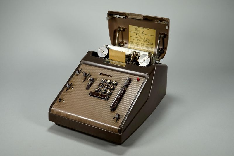 Rechenmaschine, Victor Modell 79-88-54 Automatic Calculator (USA), verwendet in Berlin (West)