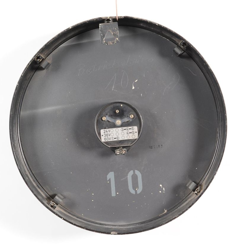 Uhr, Wanduhr, Nebenuhr (?), Zentralvermittlungsstelle Nürnberg (Karolinenstraße) der Deutschen Bundespost