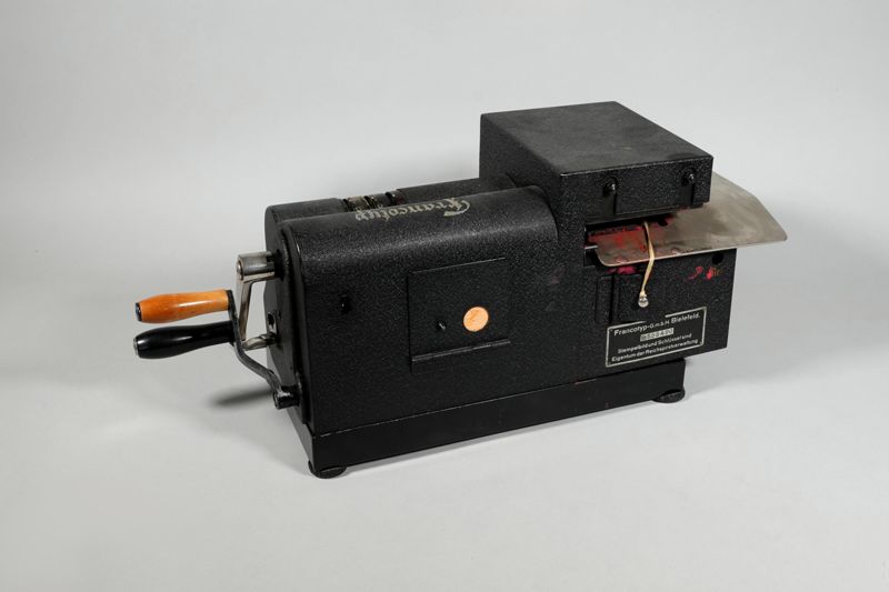 Absenderfreistempler/ Frankiermaschine, Francotyp C (mechanisch) mit Schlüssel