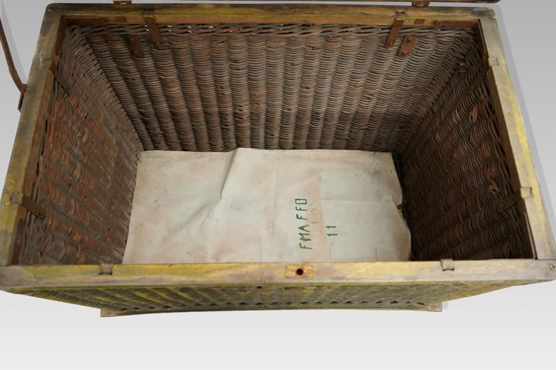Korbaufsatz ohne Galerie für Bahnhofshandkarre oder Pakethandwagen, verwendet beim Hauptpostamt Frankfurt (Oder) der Kaiserlichen Reichspost