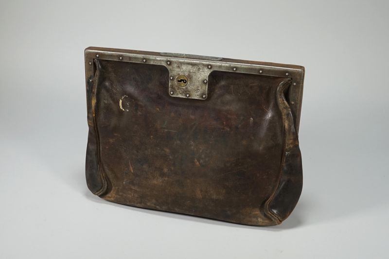 Tasche, Poststellentasche vom PA Berlin O 112 (Friedrichshain, Gabelsbergerstr. 16), Deutsche Reichspost