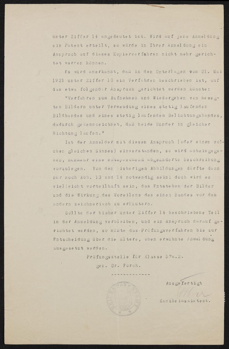 Schreiben  zu Patentanmeldung N 19954 VI / 57a² Aufnehmen und Wiedergeben bewegter Bilder mit stetiglaufendem Bildband, Aufforderung zur Abänderung der Beschreibung mit Notizen in Stenografie