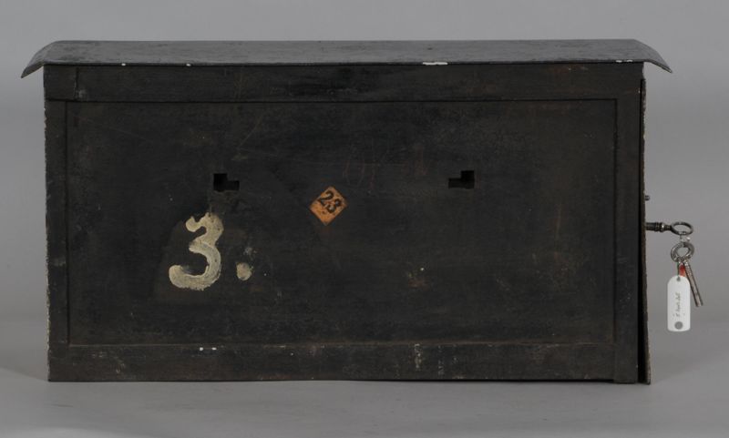Briefkasten, Stadtbriefkasten aus Bayern mit Seitenklappe und Einsatzkasten, erste, einfache Form