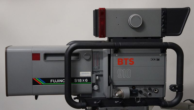 Farb-Fernsehkamera CCD BTS LDK-910 mit Sucher und Fujinon boxed Objekt S18