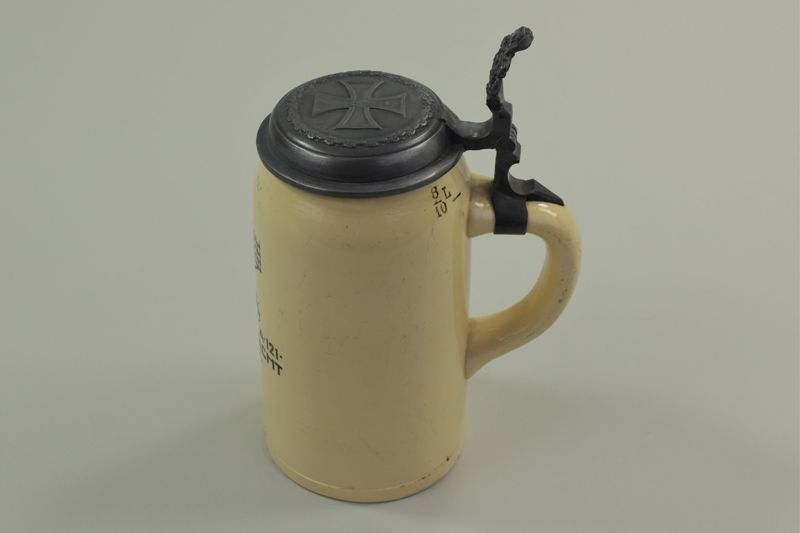 Bierkrug mit Telegrafenmast und bayerischem Wappen Bayrische Armee Fernsprechabteilung 121 Weihnacht 1917