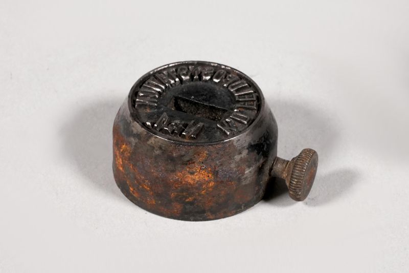 Stempelkopf eines Handstempels (Fauststempel, Hammerstempel, Selbstfärberstempel), Tagesstempel Kaiserlich Deutsche Feldpoststation Nr. 1, Feldpost Deutsch-Südwestafrika, Kolonialpost, Kreisstempel