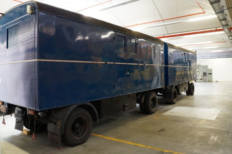 Mobiler Mittelwellensender als Fahrzeuganhänger