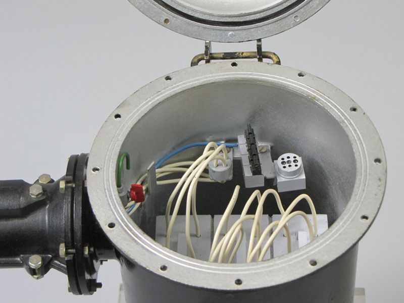 Modell einer Kabelmuffe C 45165-A51-A1 für Glasfaserkabel